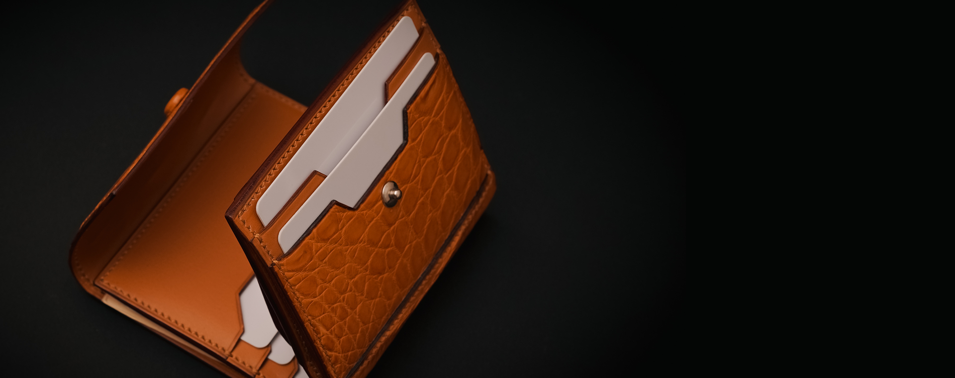 クロコダイル被せ型財布