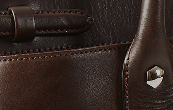 秀麗で堅牢たるステッチ