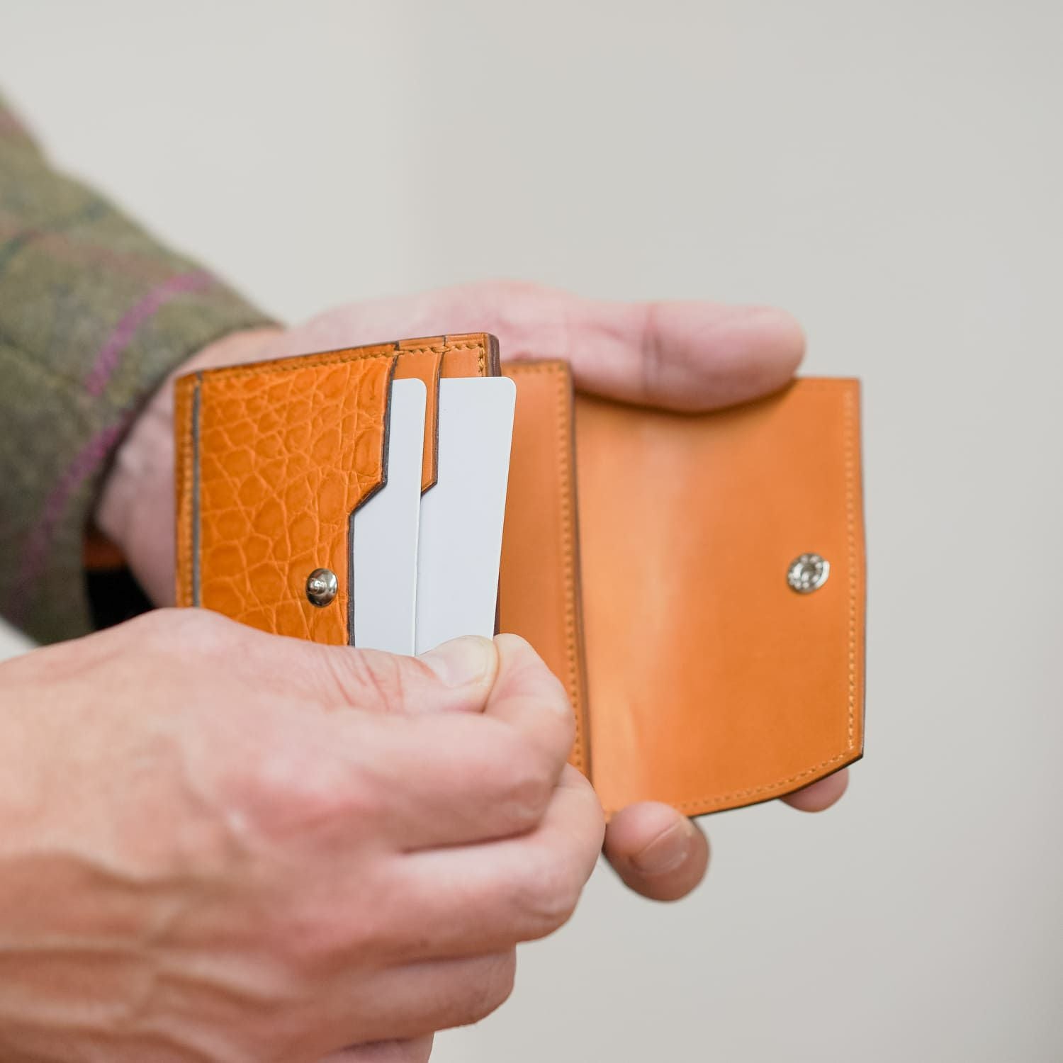 クロコダイル 被せ型財布 | 万双公式オンラインショップ